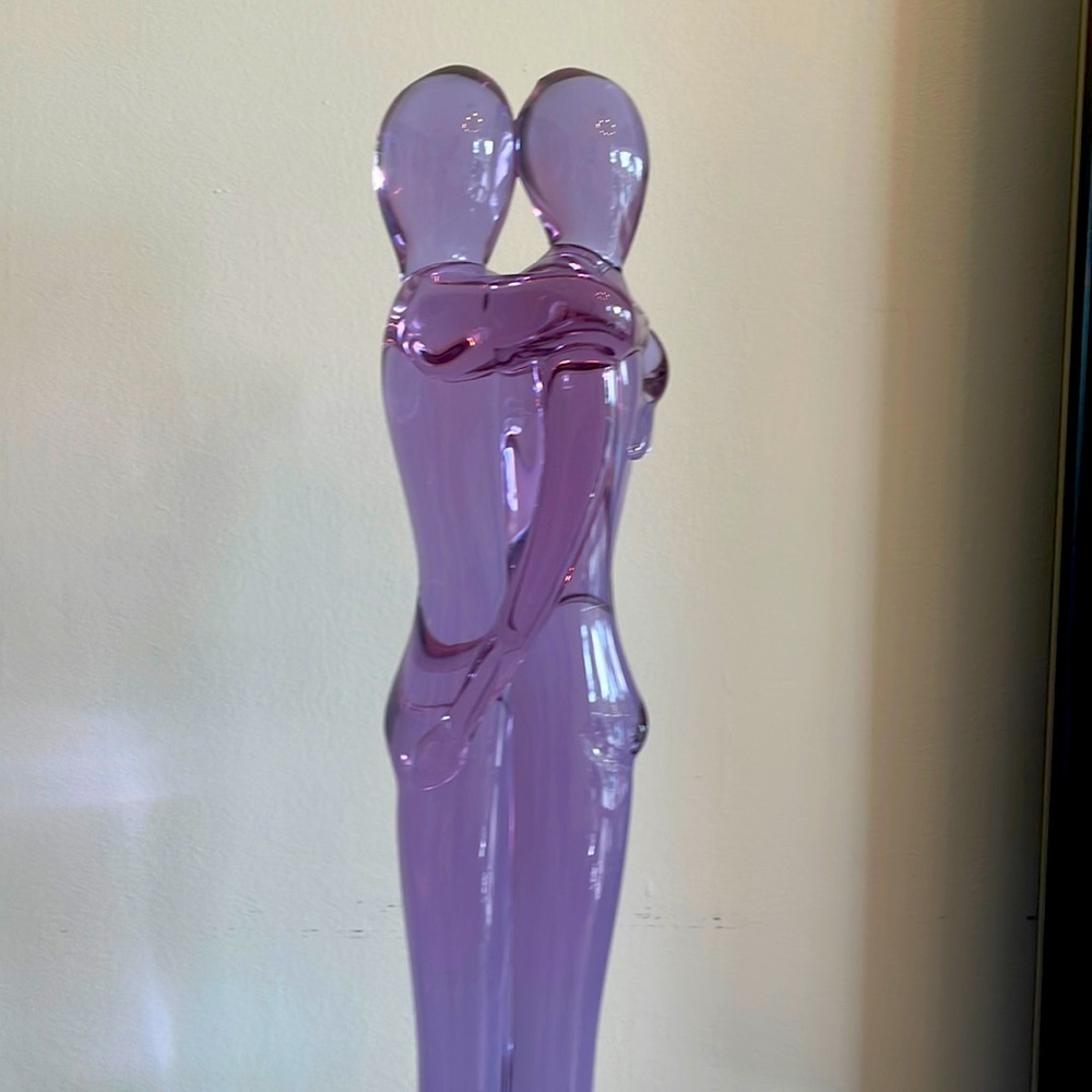 An original blown glass lovers in purple signed by the artist B.Avotria